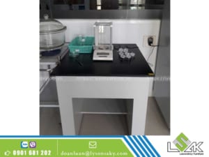 bàn cân chống rung