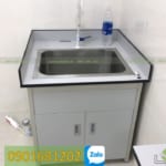 Bàn thí nghiệm có bồn rửa