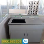 Bàn thí nghiệm có bồn rửa