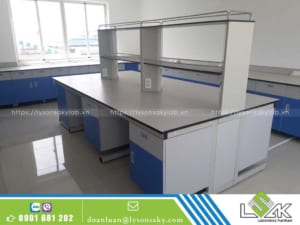 bàn thí nghiệm trung tâm