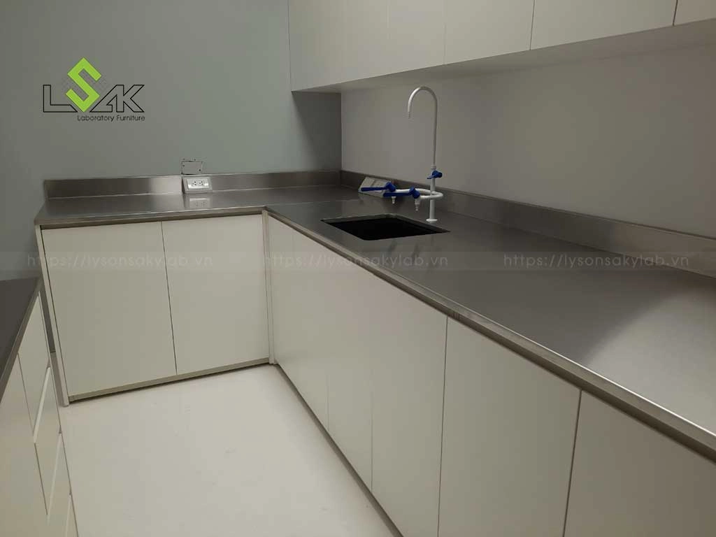 Lý Sơn Sa Kỳ Lab tư vấn thiết kế, lắp đặt nội thất phòng thí nghiệm cho công ty ở quận 2,