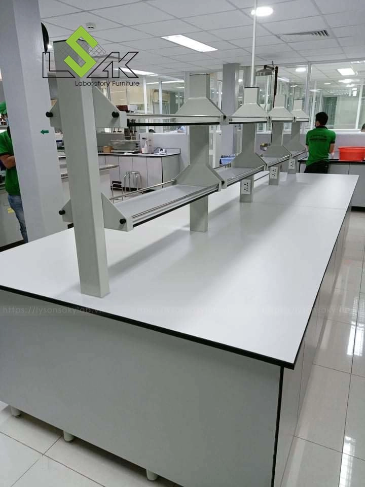 Bàn thí nghiệm trung tâm có kệ phòng thí nghiệm nhà máy dược phẩm