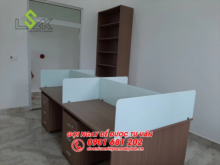 Bàn làm việc văn phòng
