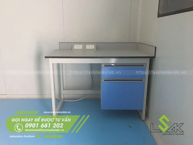 Bàn thí nghiệm đơn khung thép sơn tĩnh điện