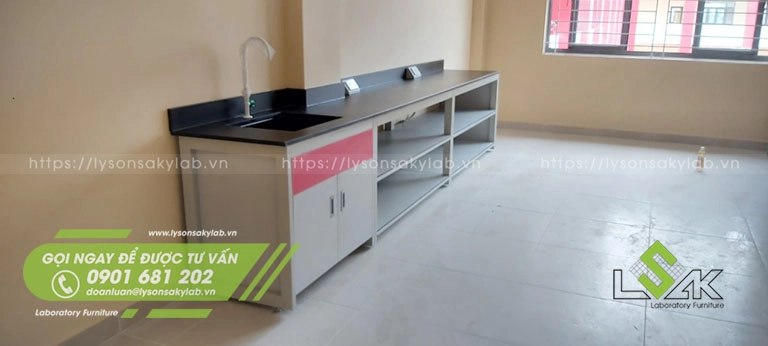 Bàn chuẩn bị thí nghiệm phòng thí nghiệm sinh học
