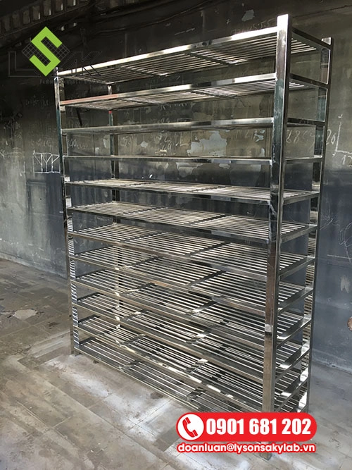 Kệ inox giữ nhiệt 12 tầng sử dụng trong sản xuất bánh