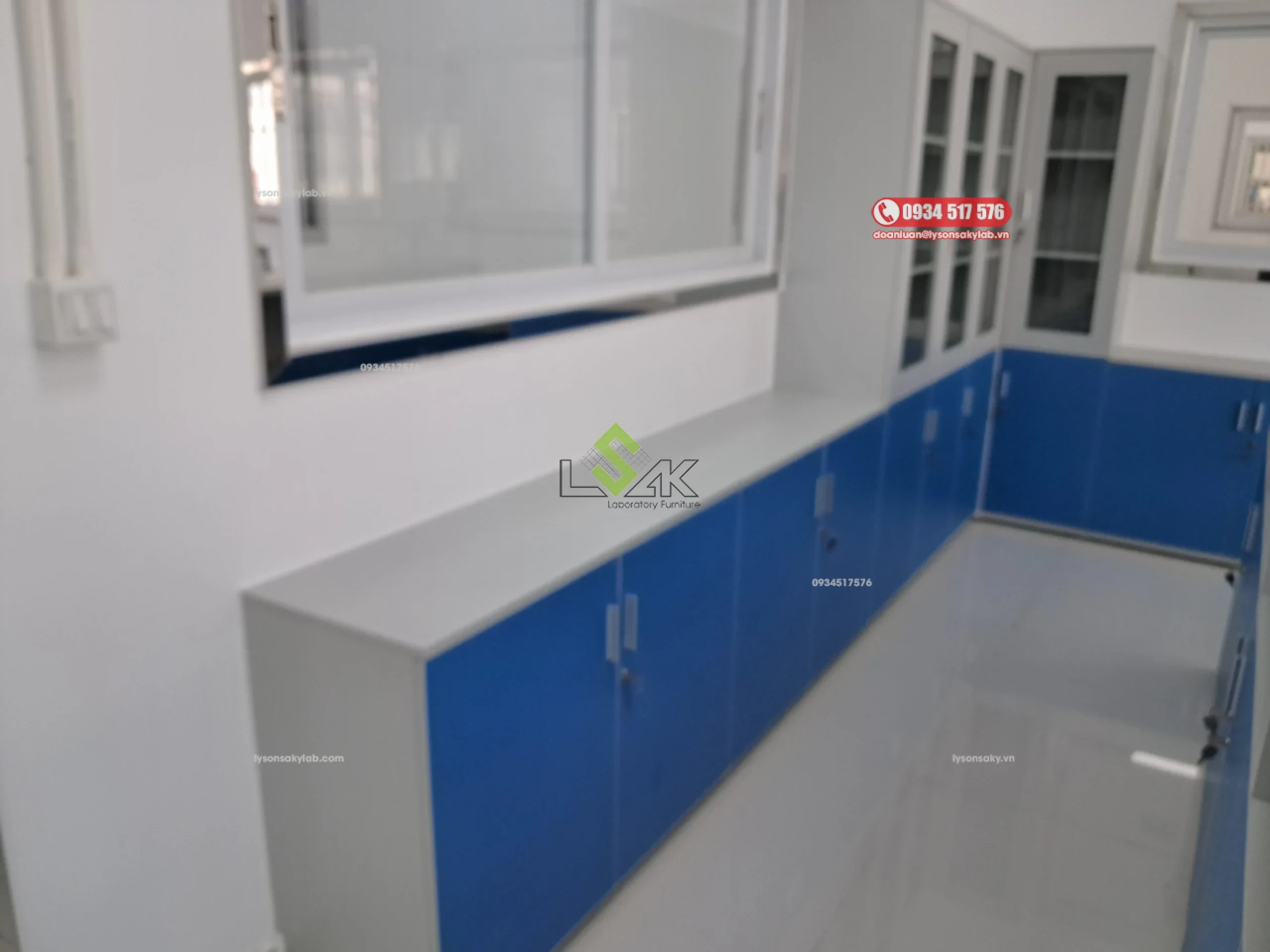 Thi công lắp đặt nội thất phòng thí nghiệm văn phòng Công ty Phụ kiện Túi xách Hung Hing Hồng Kông — Ngũ kim, Phụ kiện, Túi xách