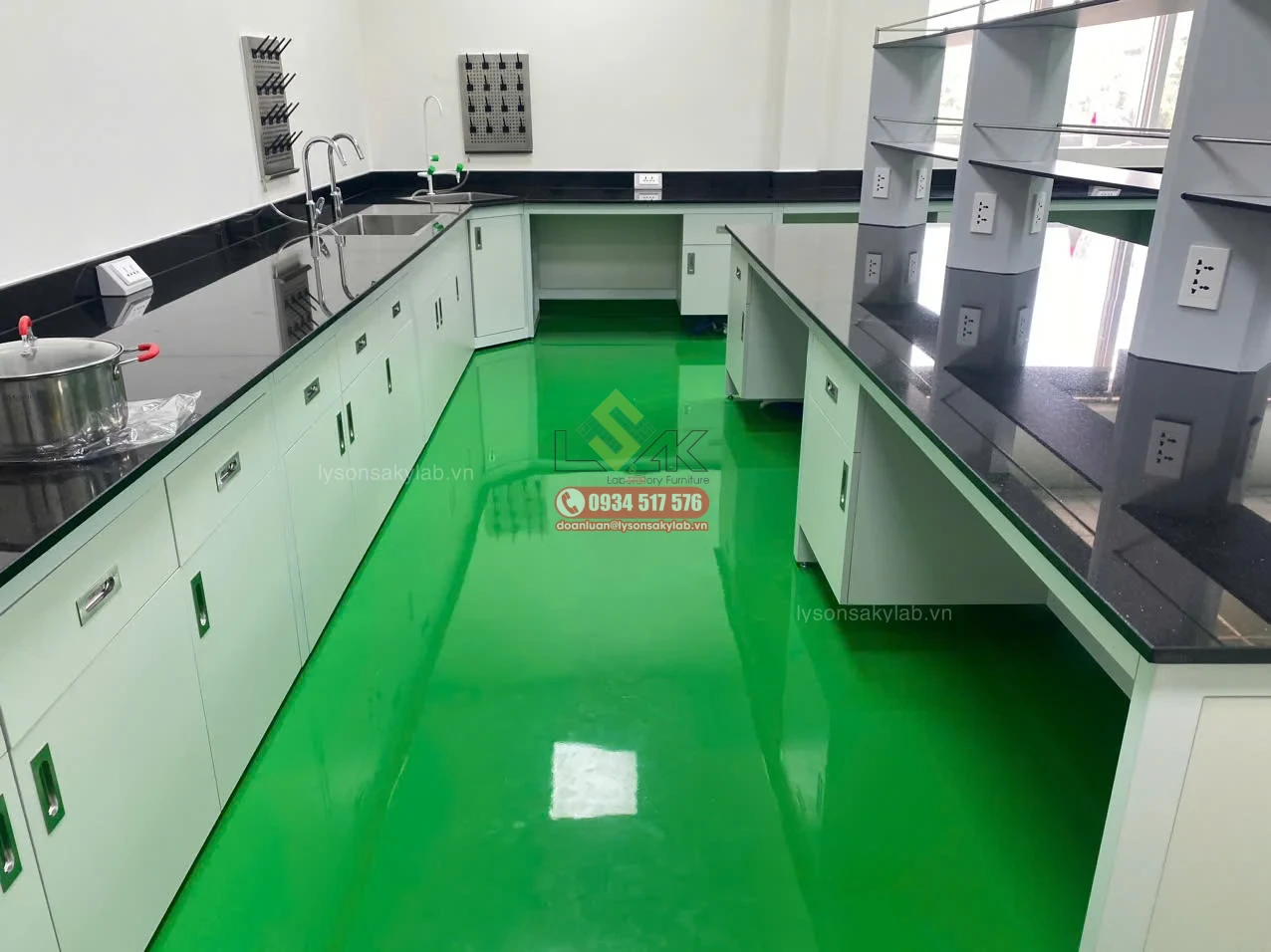 Thi công phòng thí nghiệm Lý Sơn Sa Kỳ Lab — Trường học