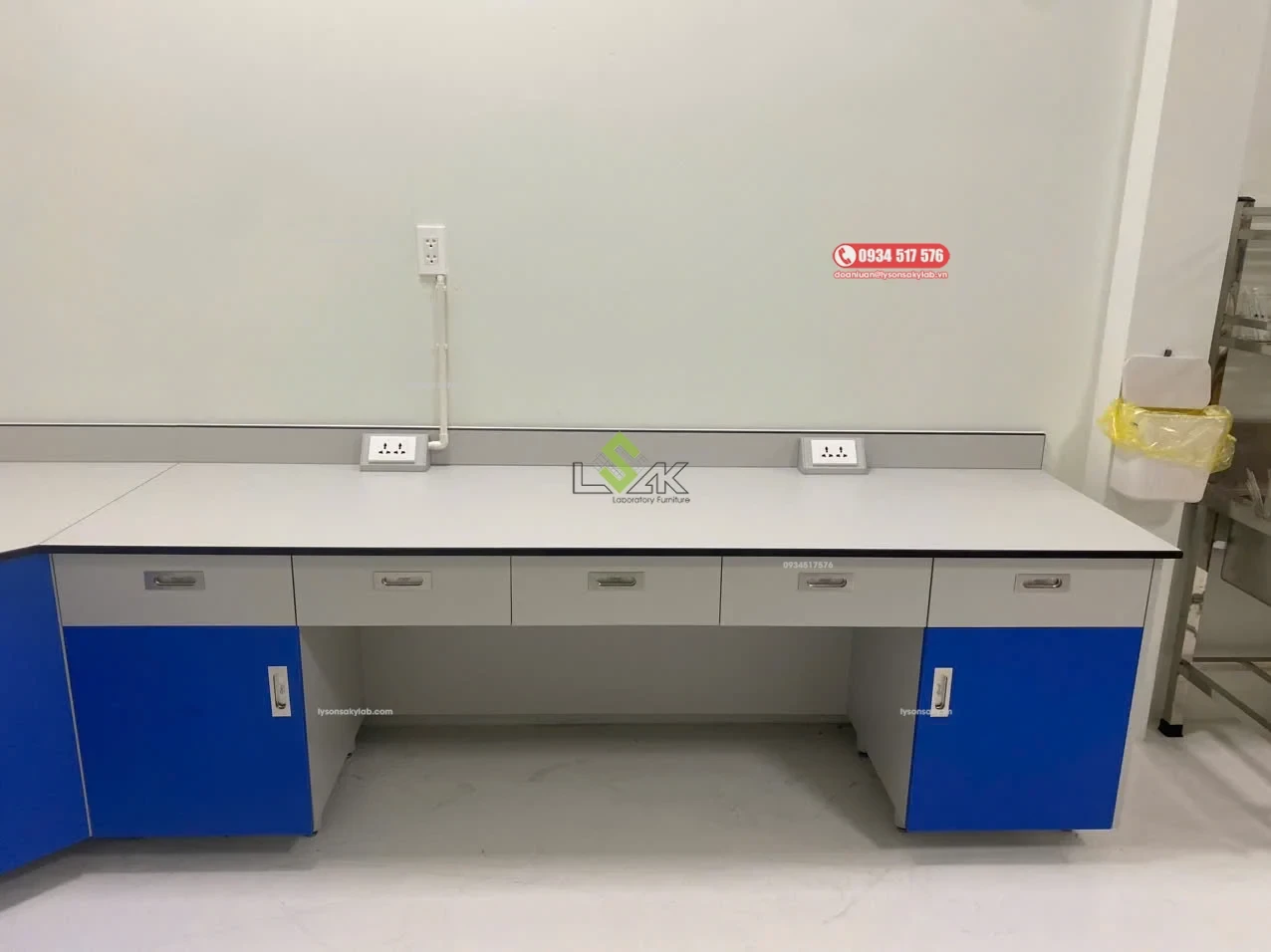Lắp đặt bàn thí nghiệm cho BioFix Giải pháp sinh học xử lý môi trường — Môi trường